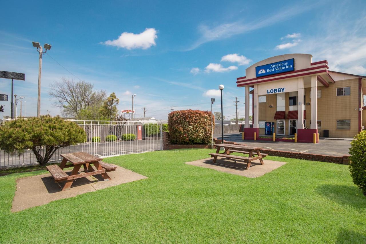 Americas Best Value Inn Tulsa I-44 Oakhurst Kültér fotó