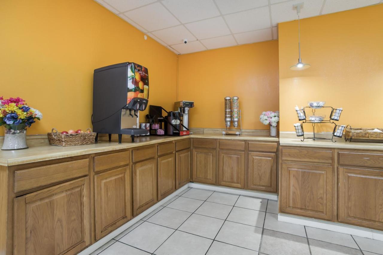 Americas Best Value Inn Tulsa I-44 Oakhurst Kültér fotó