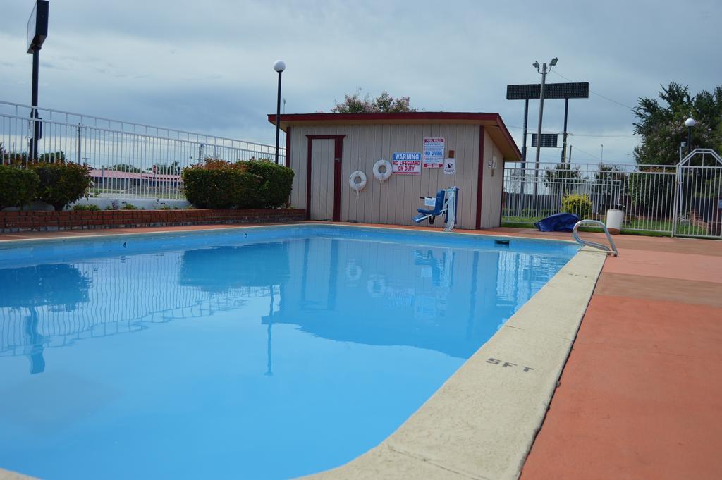 Americas Best Value Inn Tulsa I-44 Oakhurst Kültér fotó
